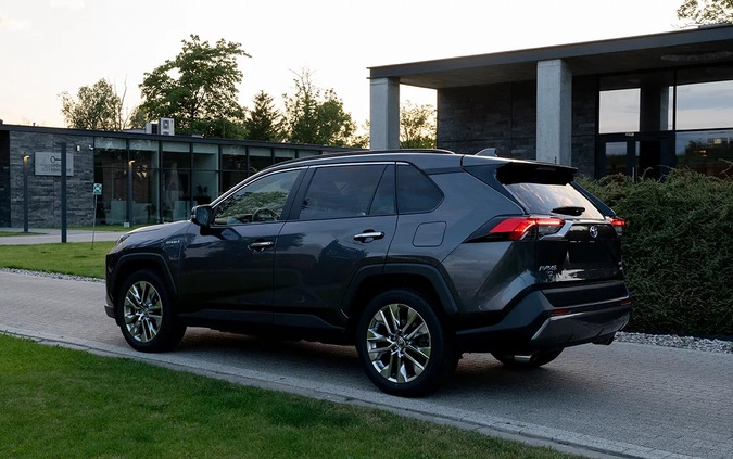 Toyota RAV4 cena 187000 przebieg: 29476, rok produkcji 2021 z Płock małe 631